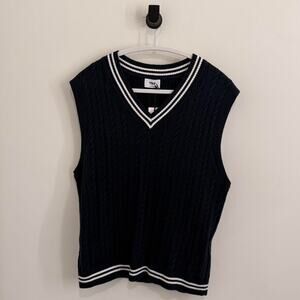NWT women’s navy + white ARITZIA collegiate, cable-knit sweater vest [L]